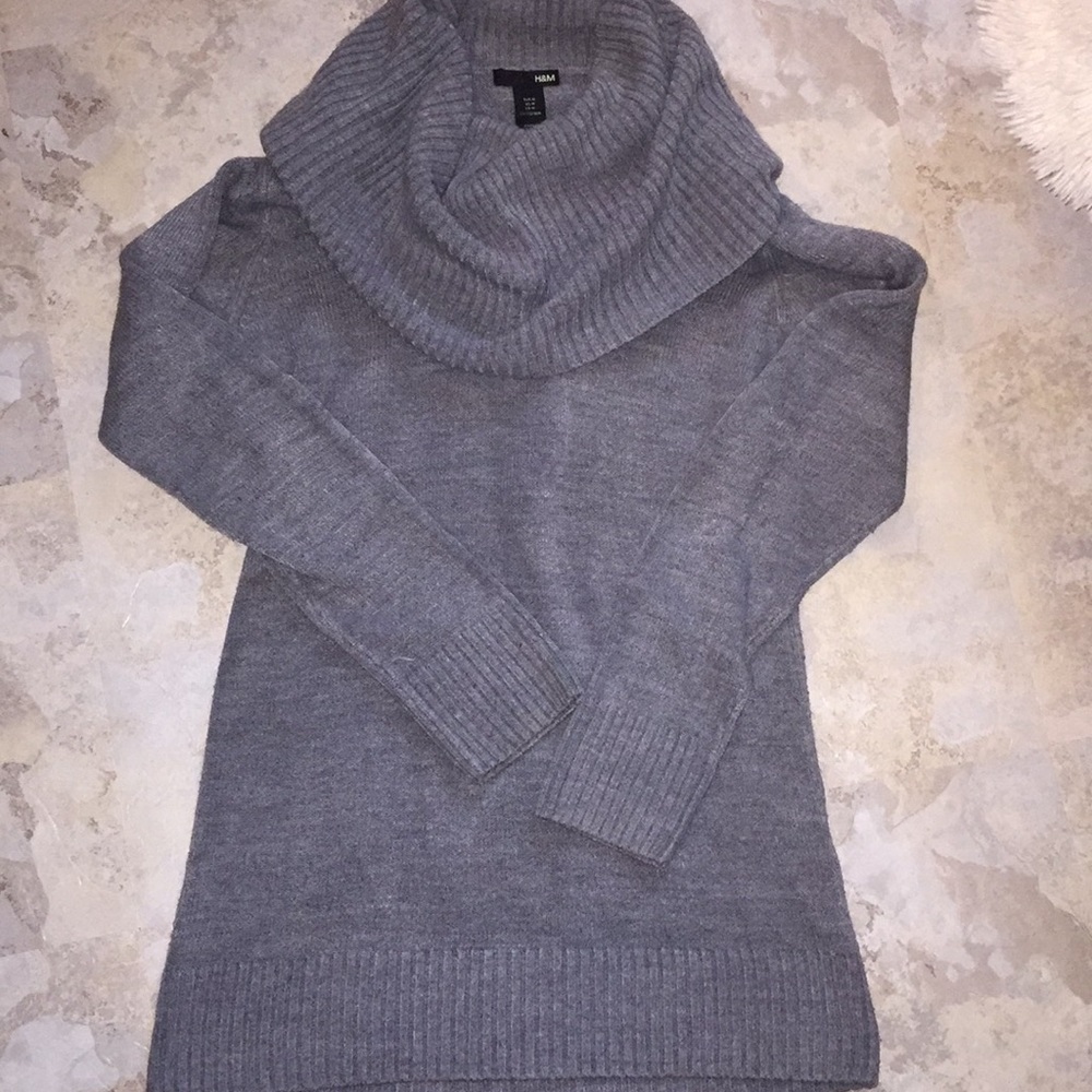 H&M Sweater - gray